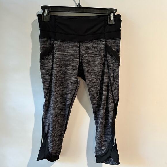 Lululemon Leggings Run Chase Me Crop SZ 6 - Picture 3 of 13